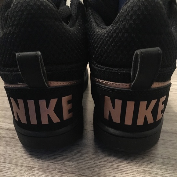 Nike Tennis Shoes - Picture 2 of 5